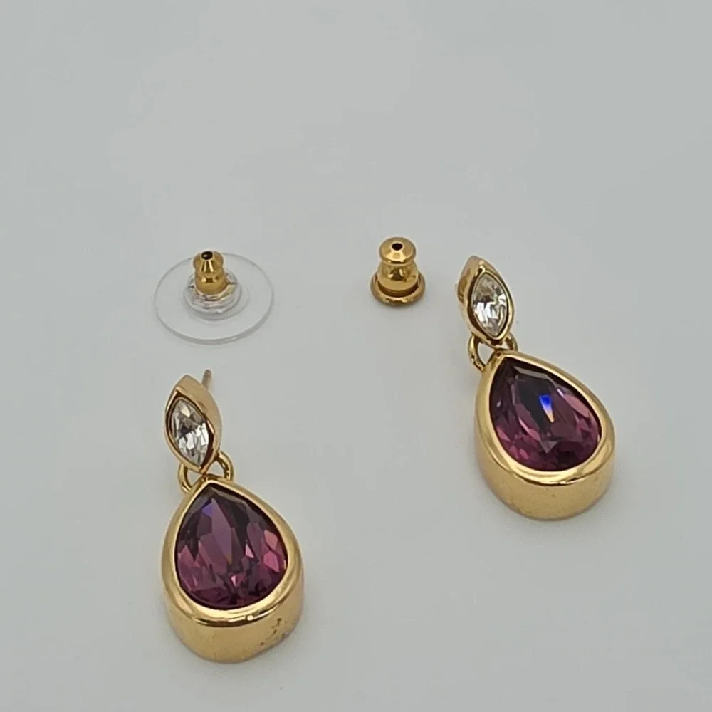 Vtg Signed SWAROVSKI Drop Earrings Plum Colored‎ Pear Cut Crystal 18k Gold Plate